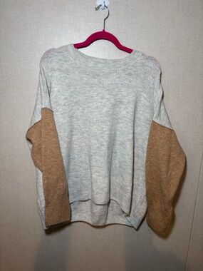 Vince Camuto Two-Tone Crewneck Sweater in Heather Gray and Camel
